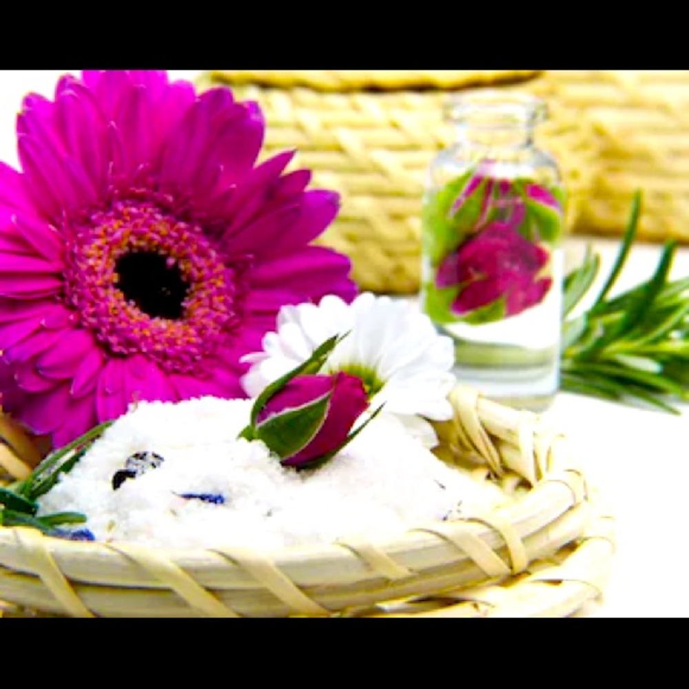 Bath time! Organic Herbal Salt Scrub